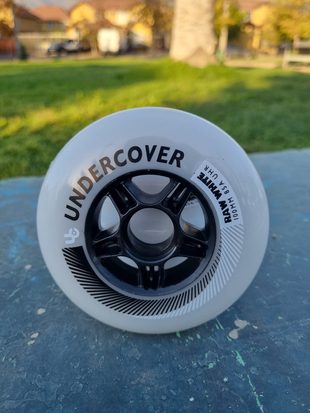 Ruedas Undercover de 100 mm dureza 85